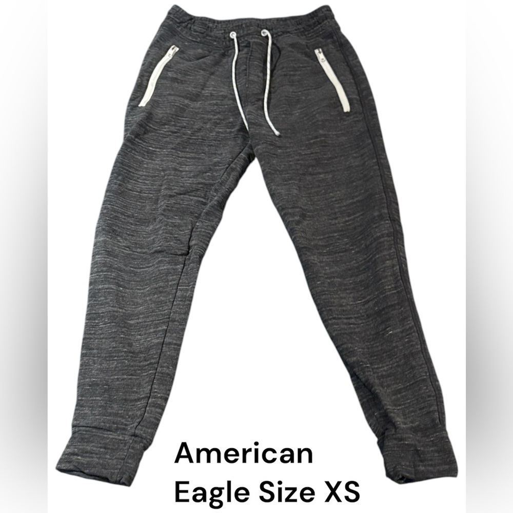 EUC Men’s American Eagle Dark Grey Jogger with White Zippered Pockets - size XS